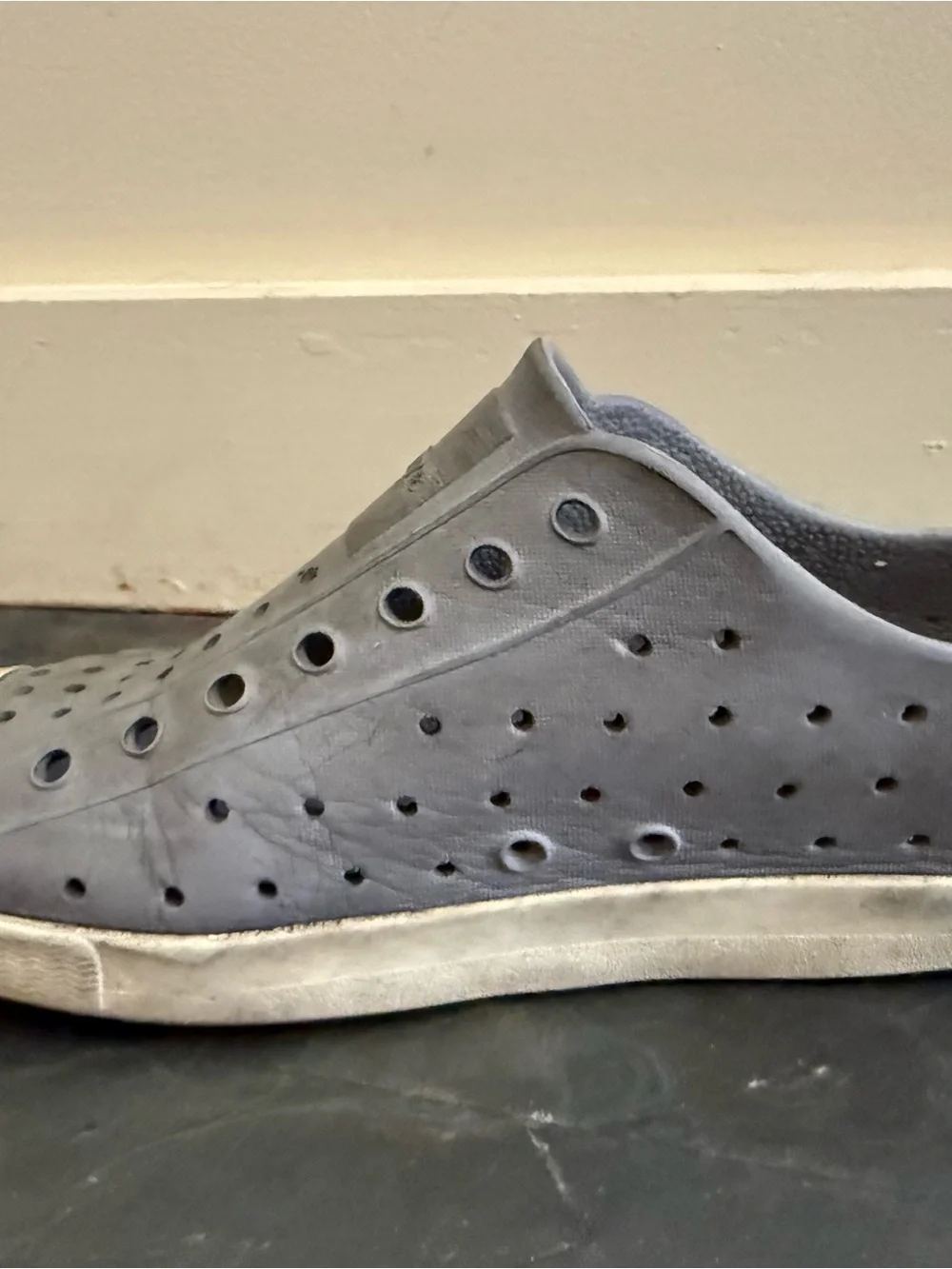 Native Jefferson Gray Perforated Slip-On Loafers size J3